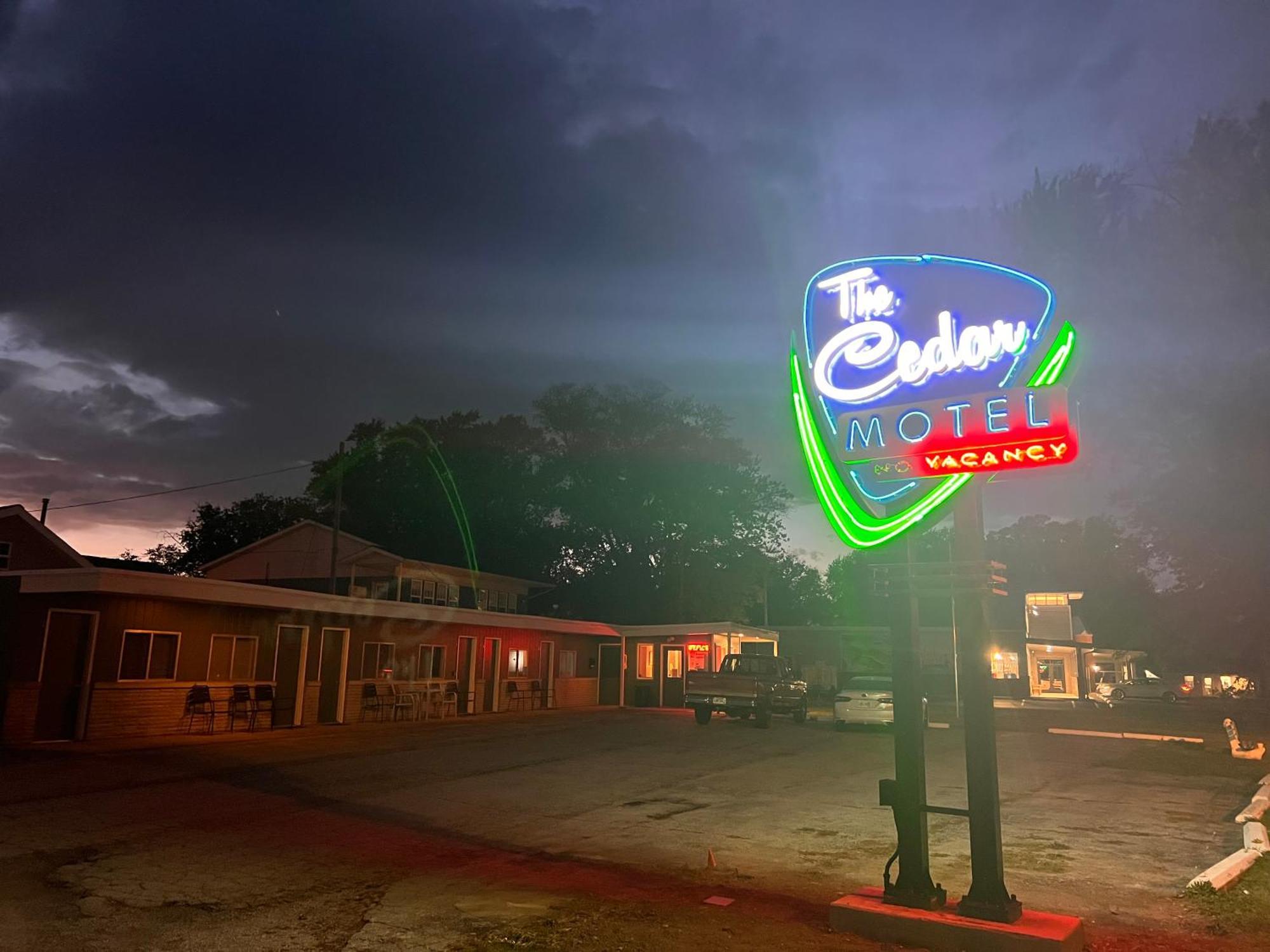 The Cedar Motel Sandusky Esterno foto